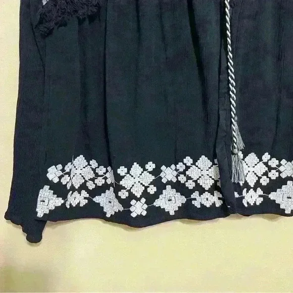 Mossimo Women’s Black White Embroidered Tassel Tie Jacket Wearable Art Size L - Picture 3 of 11